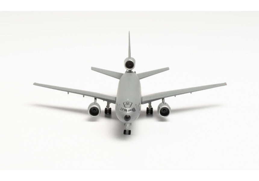 Herpa U.S. Air Force McDonnell Douglas KC-10 Extender - 2nd Air Refueling Squadron, 305th Air Mobility Wing, McGuire Air Base – 84-0188 1/500 Aircraft Scale Model