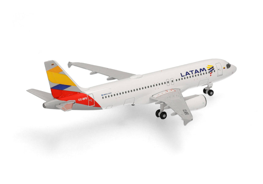 Herpa LATAM Airlines Chile Airbus A320 - Colombia Flag livery - CC-BFE 1/500 Aircraft Scale Model
