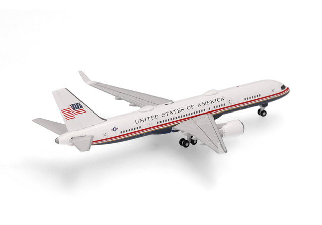 Herpa U.S. Air Force Boeing VC-32 "Air Force Two" – 99-0003, 1st Airlift Squadron, Joint Base Andrews 1/500 Aircraft Scale Model