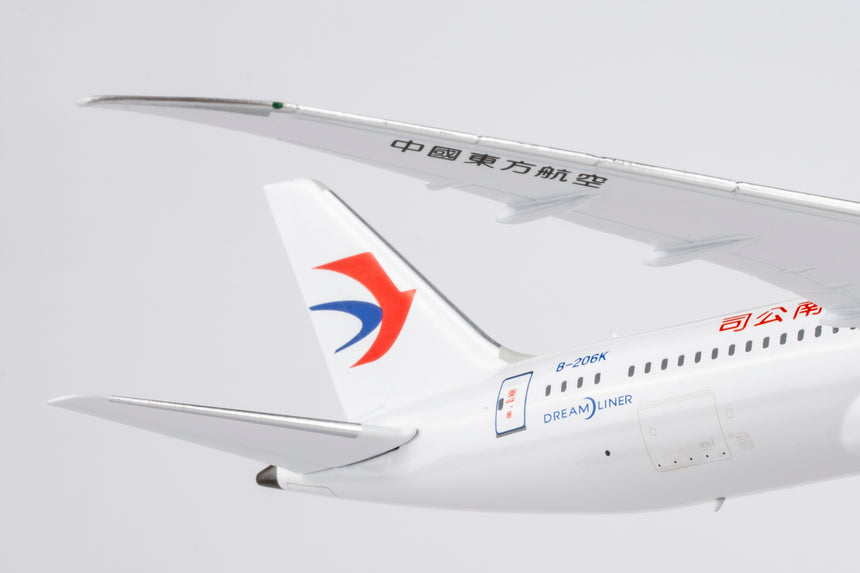 NG Models China Eastern Airlines "YUNNAN BRANCH (云南公司)" Titles Boeing 787-9 Dreamliner B-206K 1/400 Scale