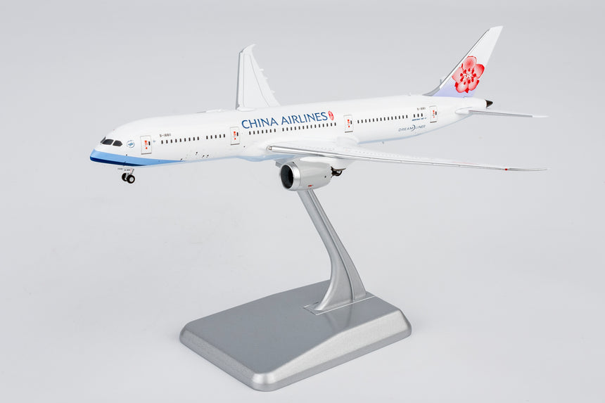 NG Models China Airlines Boeing 787-9 Dreamliner B-18811 (first 787-9 for China Airlines) (Ultimate) 1/400 Aircraft Scale Model