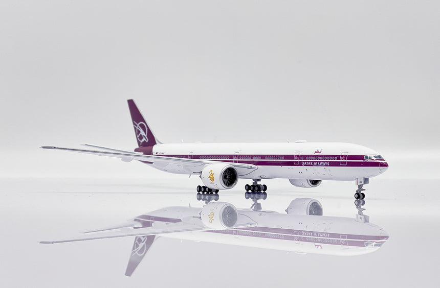 JC Wings Qatar Airways Boeing 777-300ER (A7-BAC) 1/400 Aircraft Scale Model