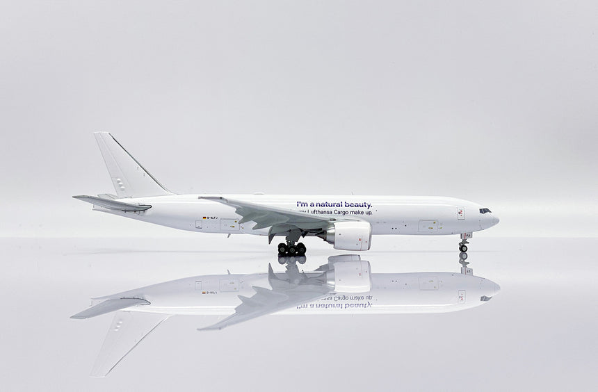 JC Wings Lufthansa Cargo Boeing 777-200LRF (D-ALFJ) FLAPS DOWN 1/400 Scale