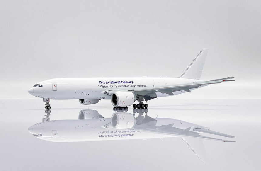 JC Wings Lufthansa Cargo Boeing 777-200LRF (D-ALFJ) FLAPS DOWN 1/400 Scale