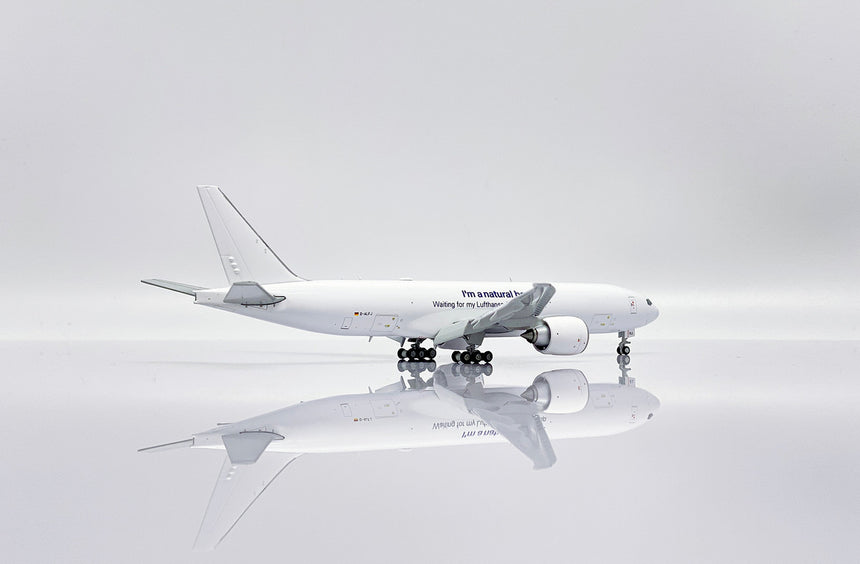 JC Wings Lufthansa Cargo Boeing 777-200LRF (D-ALFJ) FLAPS DOWN 1/400 Scale
