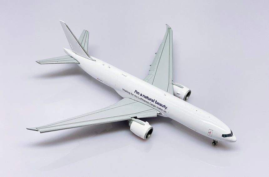 JC Wings Lufthansa Cargo Boeing 777-200LRF (D-ALFJ) FLAPS DOWN 1/400 Scale