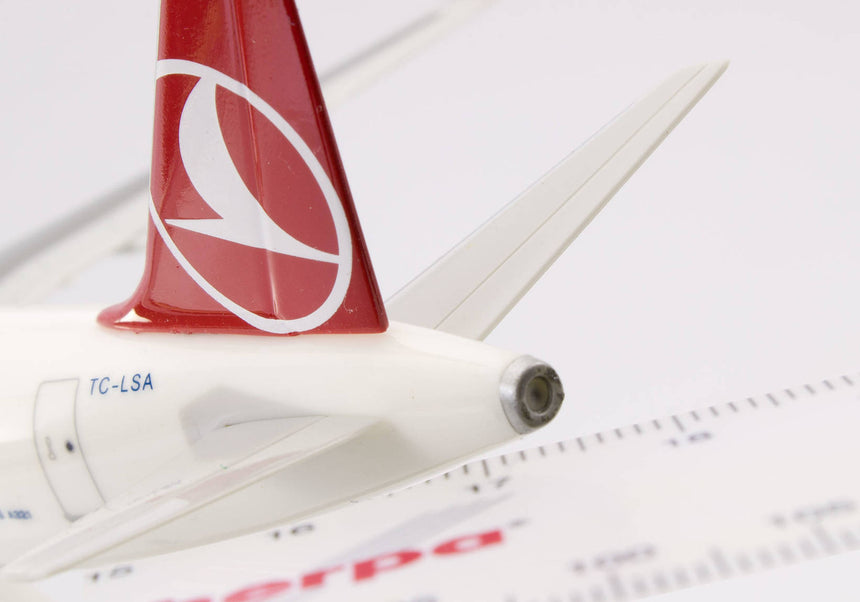 Herpa Turkish Airlines Airbus A321neo TC-LSA 1/200 Scale