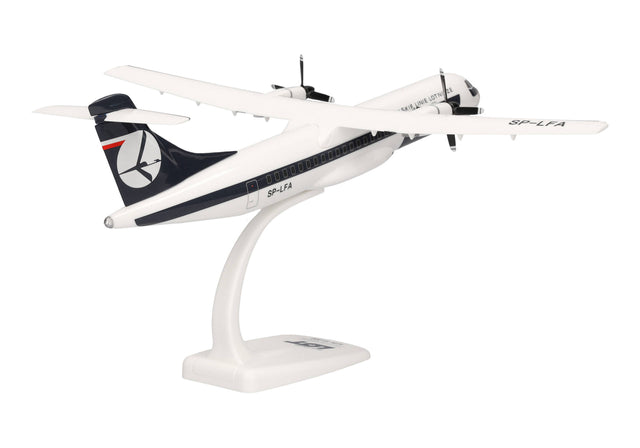 Herpa Snapfit LOT Polish Airlines ATR-72-200 - SP-LFA 1/200 Aircraft Scale Model