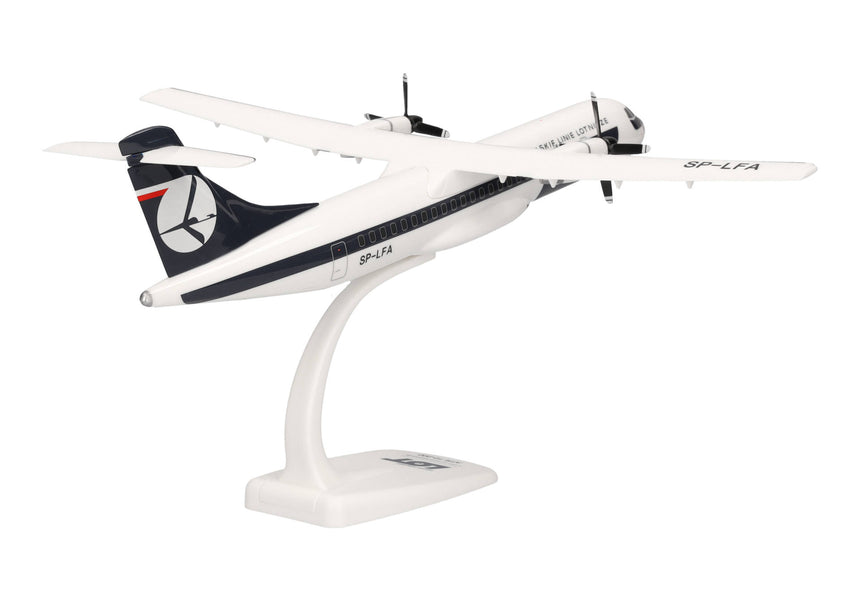 Herpa Snapfit LOT Polish Airlines ATR-72-200 - SP-LFA 1/200 Aircraft Scale Model