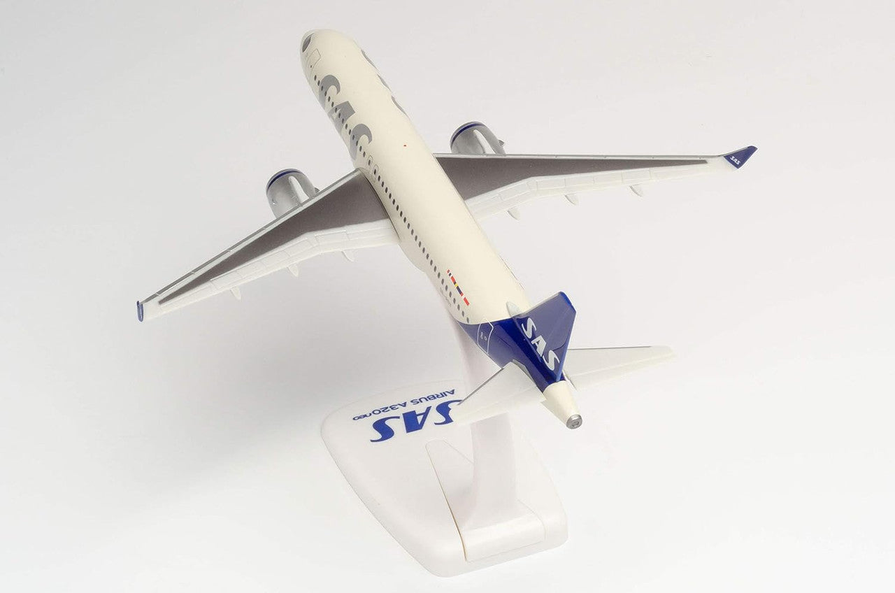 Herpa SAS Scandinavian Airlines Airbus A320Neo – SE-ROX "Roar Viking" 1/200 Aircraft Scale Model