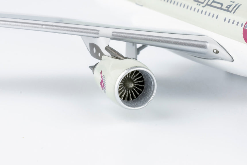 NG Models Qatar Airways Airbus A330-300 A7-AEE 1/400 Scale