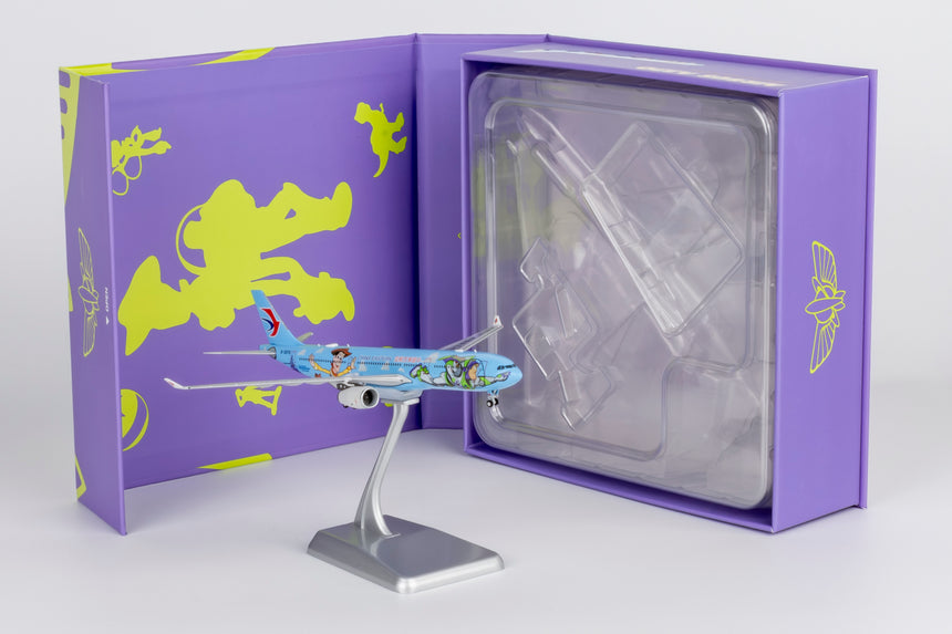 NG Models China Eastern Airlines Airbus A330-300 B-5976 (ULTIMATE) 1/400 Aircraft Scale Model