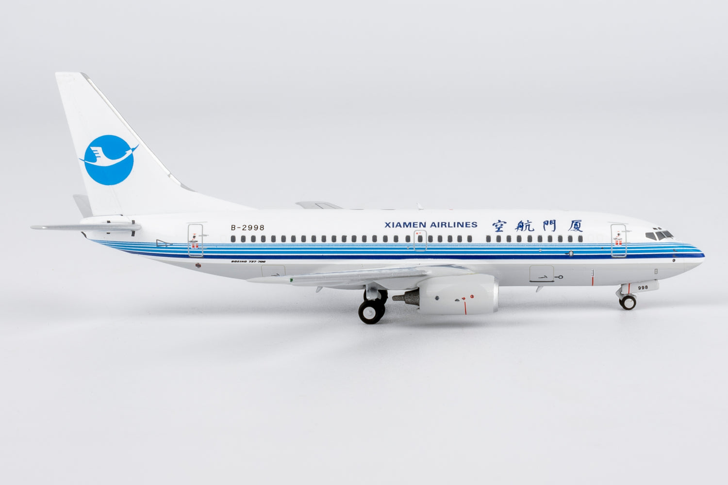 NG Models Xiamen Airlines (classic colors; Xiamen Airlines' first 737-700) Boeing 737-700 B-2998 1/400 Aircraft Scale Model