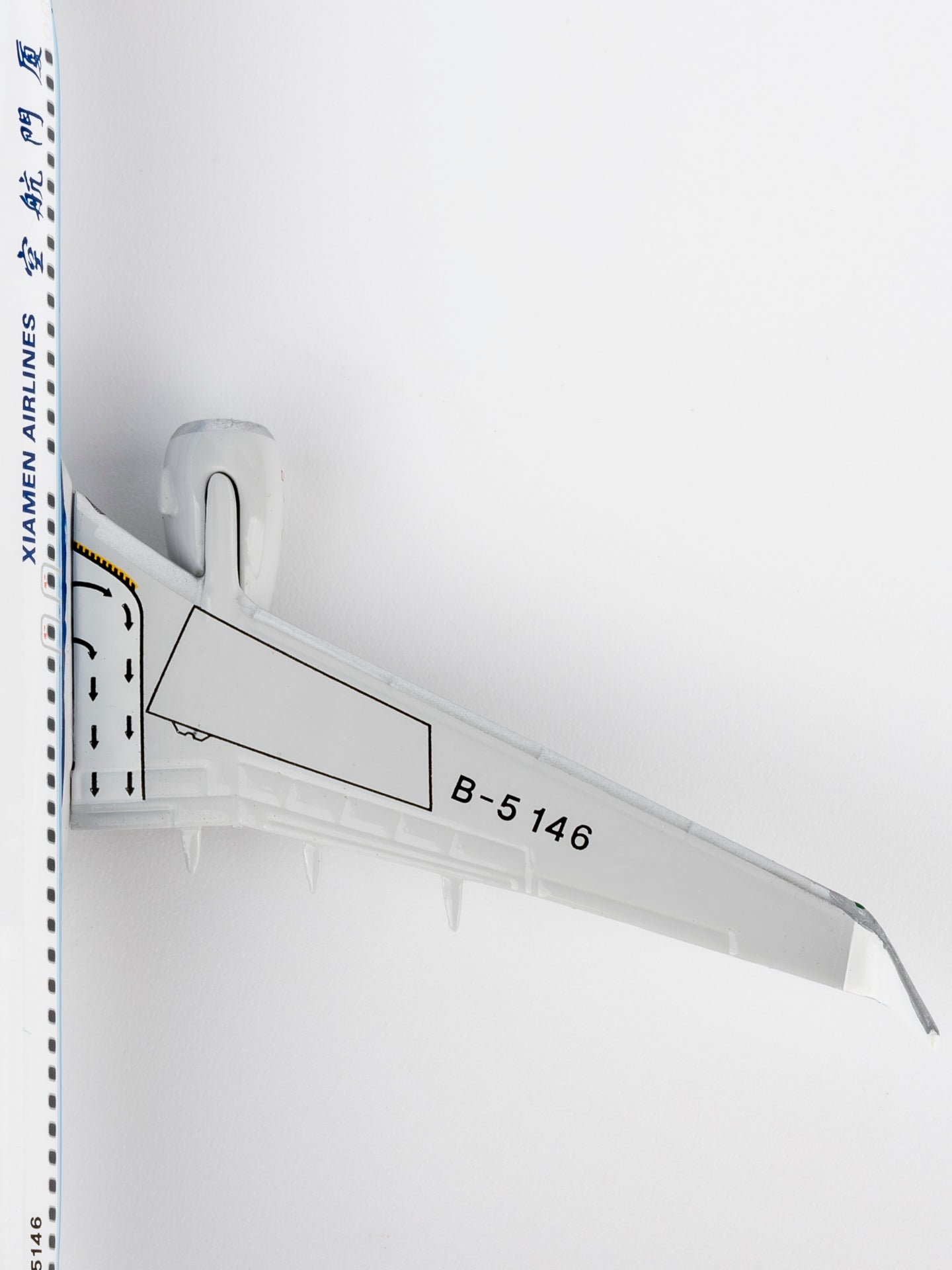 NG Models Xiamen Airlines (revised classics colors; Xiamen Airlines' first 737-800) Boeing 737-800/w B-5146 1/400 Aircraft Scale Model