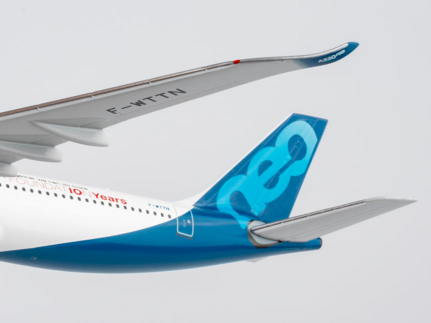 NG Models Airbus Industrie Airbus A330-900 F-WTTN 1/400 Aircraft Scale Model