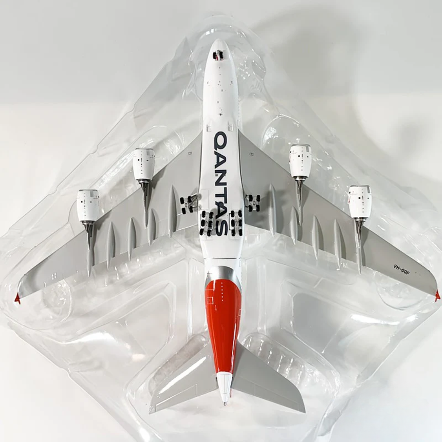Phoenix Qantas Airbus A380 VH-OQF 1/400 Aircraft Scale Model