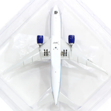 Phoenix Azerbaijan Airlines Boeing 777-200LR 4K-AI001 1/400 Aircraft Scale Model