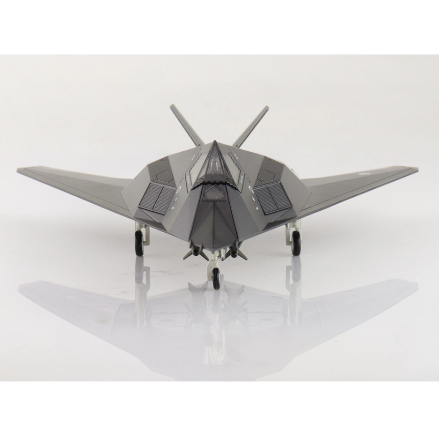 Hobby Master F-117A Nighthawk 84-0809, USAF, 2022 (with Extra 2 x B57 & B61 Bombs) 1/72 Aircraft Scale Model