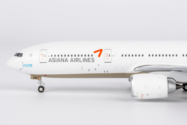 NG Models Asiana Airlines Boeing 777-200ER HL8254 1/400 Aircraft Scale Model