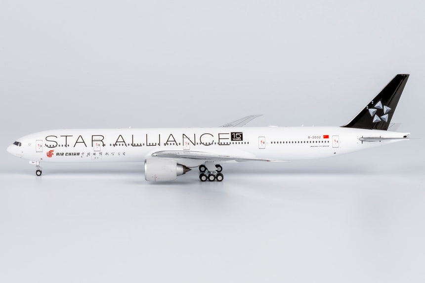 NG Models Air China Star Alliance; (with 15 Years Anniversary sticker) Boeing 777-300ER B-2032 1/400 Scale