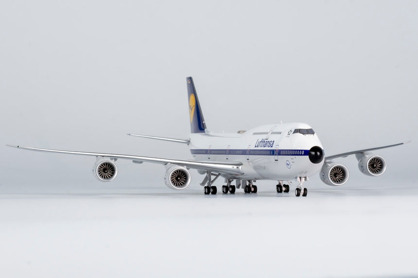 NG Models Lufthansa Boeing 747-8-D-ABYT retro colors (ULTIMATE COLLECTION) 1/400 Scale