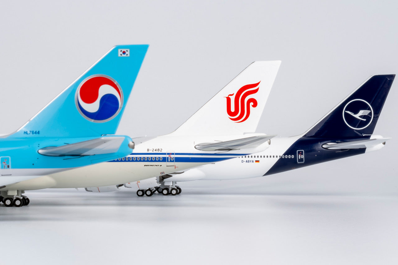 NG Models Lufthansa Boeing 747-8 D-ABYA n/c 1/400 Scale