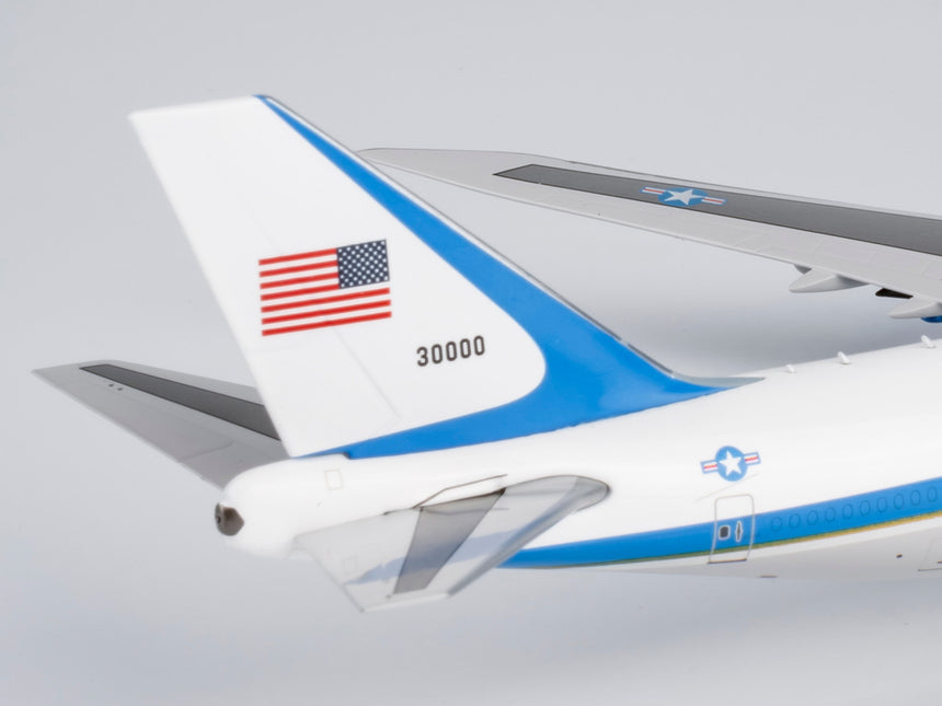 NG Models United States - US Air Force (USAF) (Classic Version) VC-25B Boeing (747-8) 30000 1/400 Scale