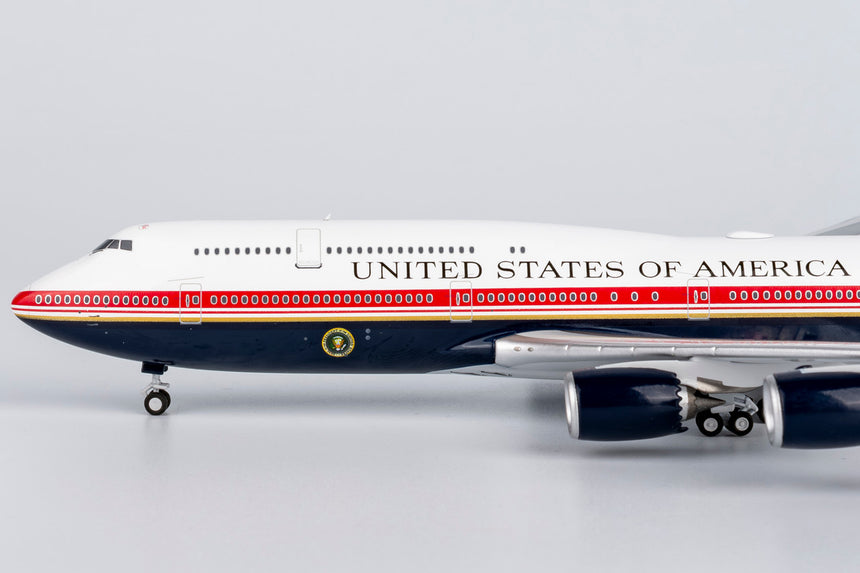 NG Models United States - US Air Force (USAF) (New Version) VC-25B Boeing (747-8) 30000 1/400 Scale