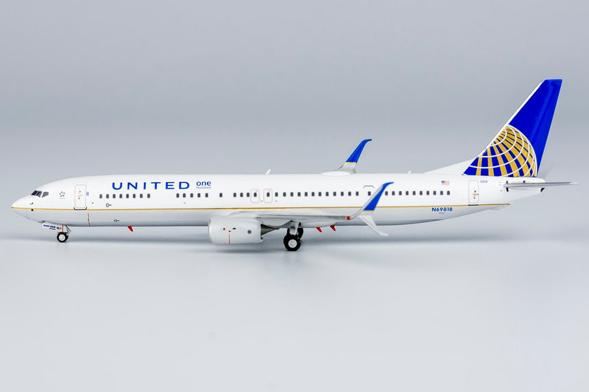 NG Models United Airlines Boeing 737-900ER/w N69818 CO-UA merged livery; with scimitar winglets; with one hundred title 1/400 Scale
