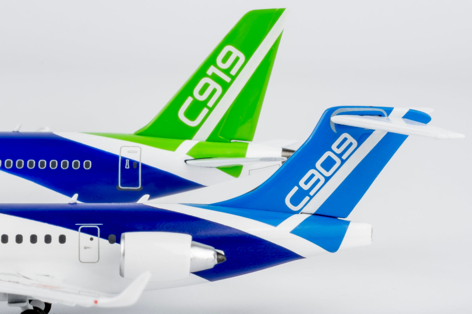 NG Models COMAC C909 1/400 Aircraft Scale Model