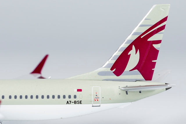 NG Model Qatar Airways Boeing 737 MAX 8 A7-BSE 1/400 Aircraft Scale Model