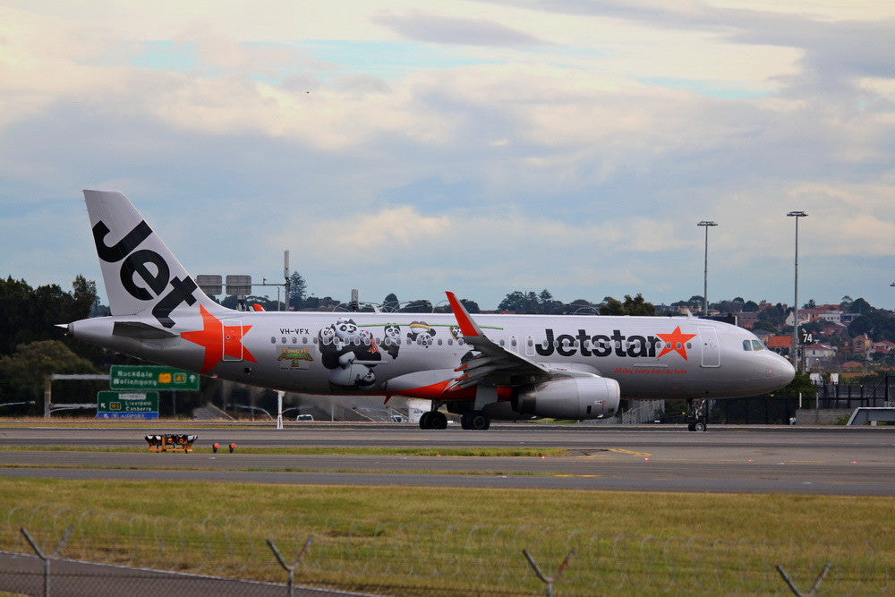 Phoenix JetStar Airbus A320 "Kung Fu Panda 3" VH-VFX 1/400 Scale