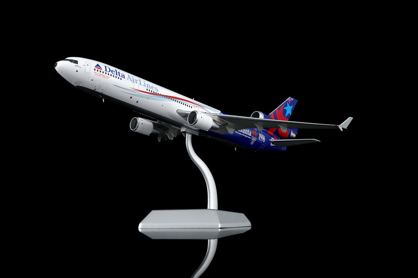 SQ Wings Delta Air Lines Special Delivery Livery McDonnell Douglas MD-11 N812DE 1/200 Aircraft Scale Model