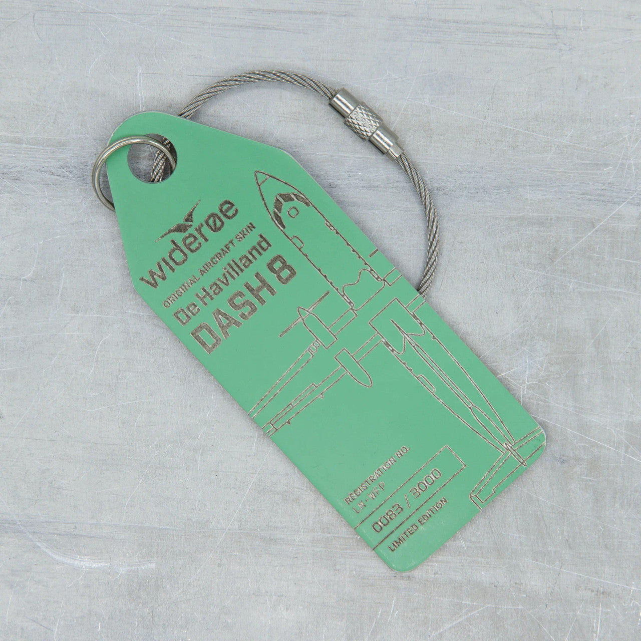 AviationTag Wideroe Dash 8 - LN-WFP Light Green