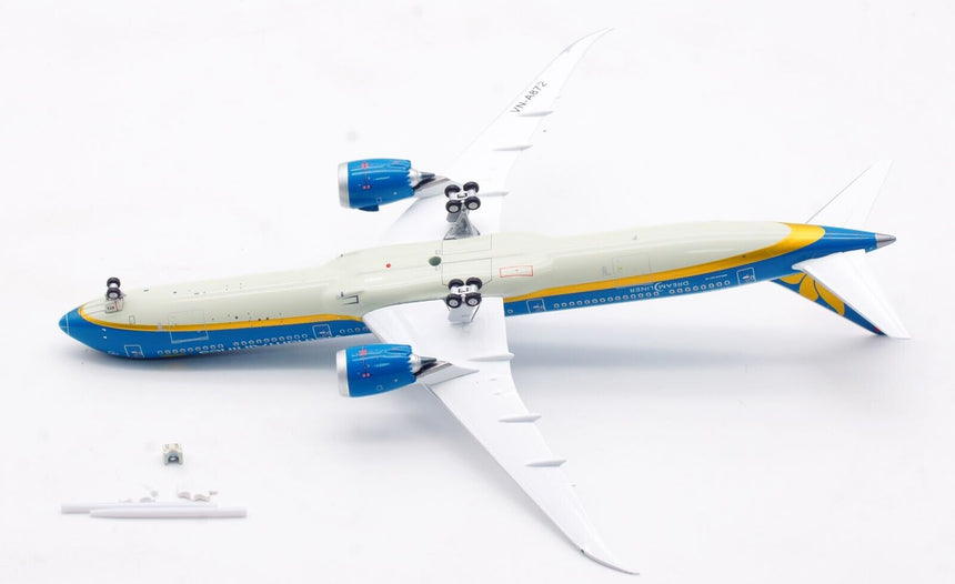 Aviation400 Vietnam Airlines Boeing 787-10 Dreamliner VN-A872 (with detachable gear) 1/400 Aircraft Scale Model