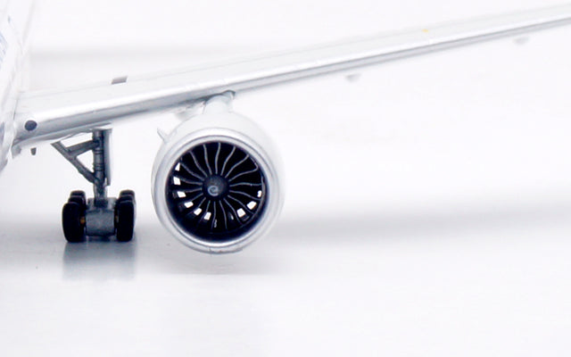 Aviation400 China Eastern Airlines Boeing 777-300ER B-2025 (detachable gear) 1/400 Aircraft Scale Model