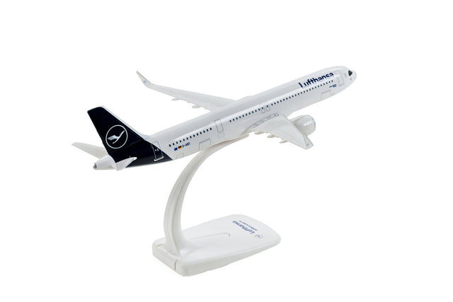PPC Models Lufthansa Airbus A321 Neo 1/200 Aircraft Scale Model