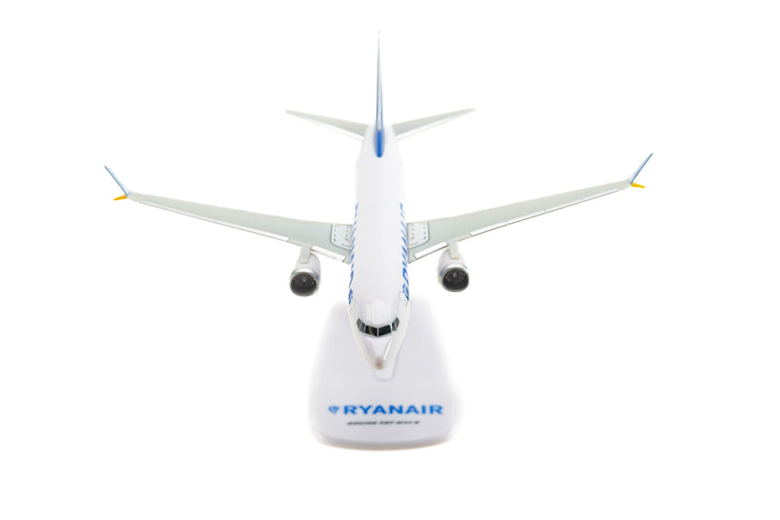 PPC Models Ryanair Boeing 737 MAX Snap-Fit Model Plane 1/200 Aircraft Scale Model