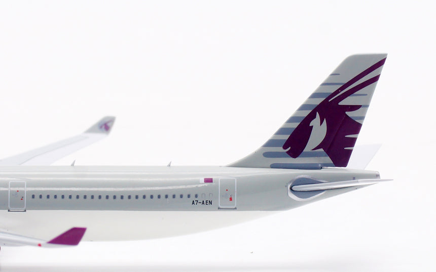 Aviation400 Qatar Airways Airbus A330-302 A7-AEN 1/400 Aircraft Scale Model