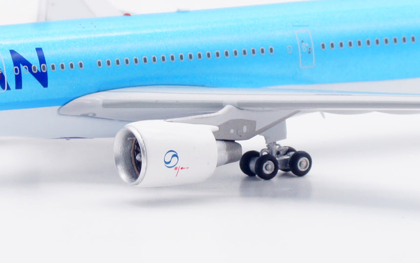 Aviation400 Korean Air Airbus A330-323 HL8025 1/400 Scale