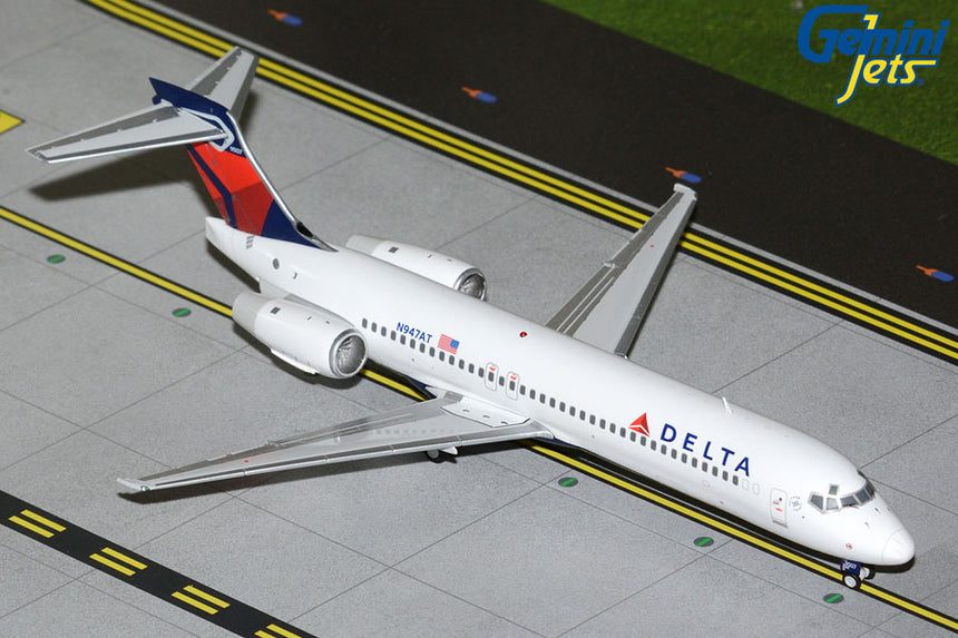 GeminiJets Delta Air Lines Boeing B717-200 N947AT 1/200 Aircraft Scale Model