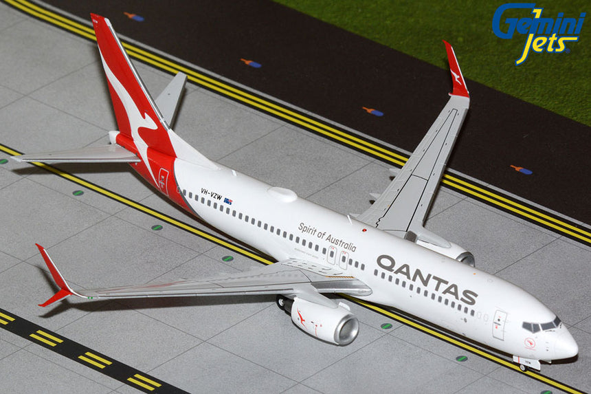 GeminiJets Qantas Airways Boeing B737-800S VH-VZW (upgraded stand) 1/200 Aircraft Scale Model