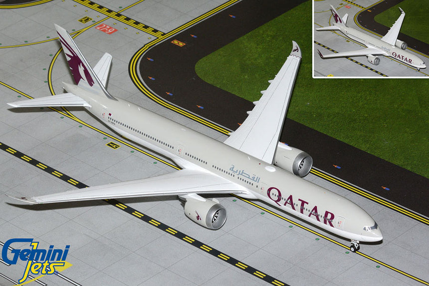 GeminiJets Qatar Airways Boeing B777-9 A7-BKA (with optional folded wingtips) 1/200 Aircraft Scale Model