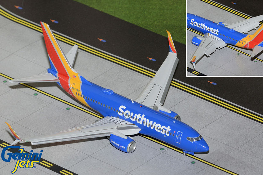 GeminiJets Southwest Airlines Boeing B737-700S N943WN (Flaps Down) 1/200 Scale