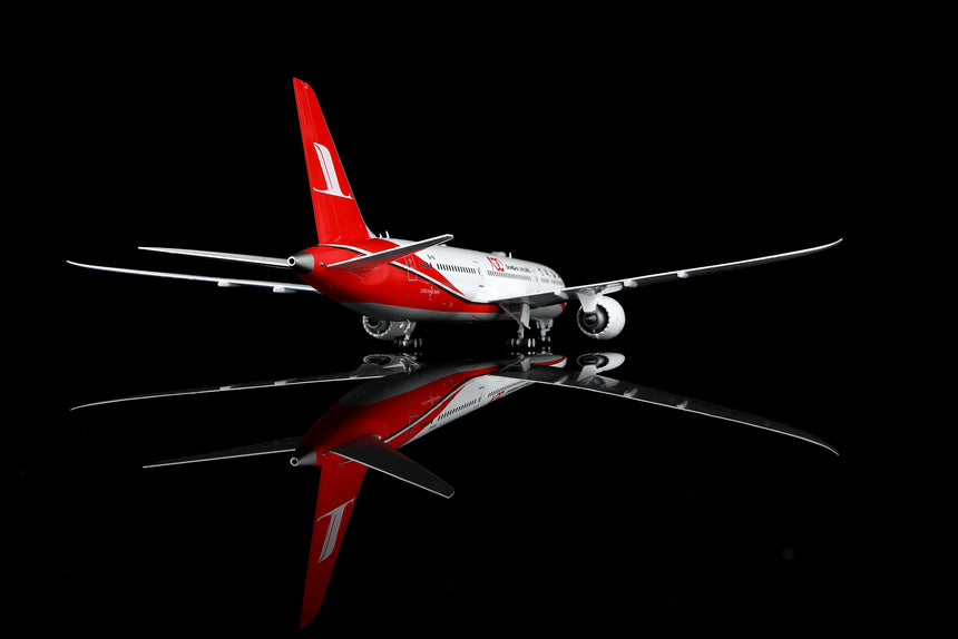 SQ Wings Shang Hai Airlines "100th Shanghai Airlines" Boeing B787-9 B-1111 1/200 Aircraft Scale Model