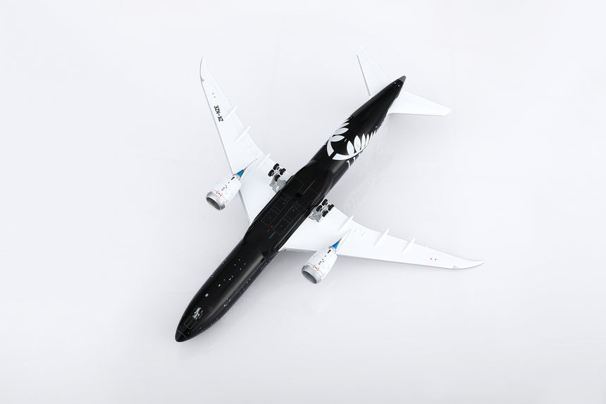 SQ Wings AIR NEW ZEALAND All Black livery Boeing B787-9 ZK-NZE 1/200 Aircraft Scale Model