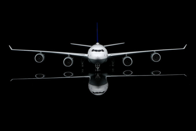 SQ Wings Lufthansa Airbus A340-600 D-AIHZ 1/200 Aircraft Scale Model
