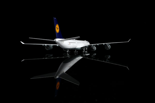SQ Wings Lufthansa Airbus A340-600 D-AIHZ 1/200 Aircraft Scale Model