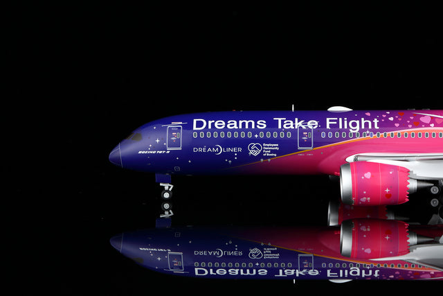 SQ Wings Boeing Company "Dreams Take Flight" Boeing B787-9 N1015B 1/200 Aircraft Scale Model