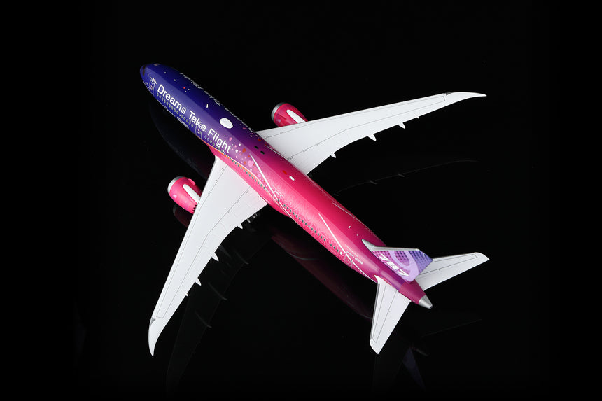 SQ Wings Boeing Company "Dreams Take Flight" Boeing B787-9 N1015B 1/200 Aircraft Scale Model